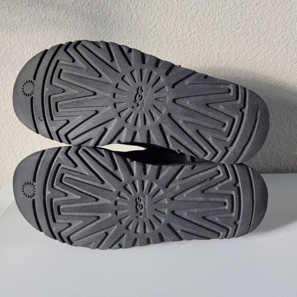 UGG Suede Boots Short Boots Womens Size 6 Black - Picture 6 of 7